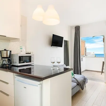 Frente Al Mar Con Gran Terraza Apartamento *